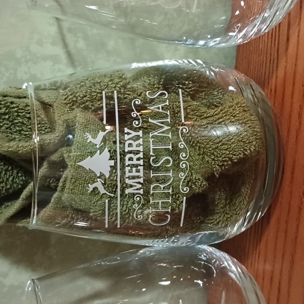 Set of 4 Merry Christmas Wine Water Rocks Drink Glasses NWT Cocktail Glass NIB